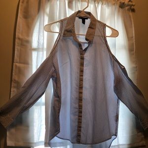 Open shoulder longsleeve